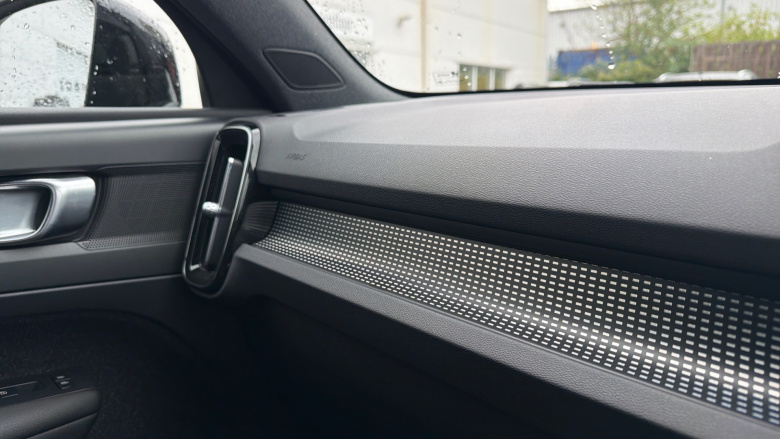 Volvo Xc40 2.0 D4 [190] R DESIGN Pro 5dr AWD Geartronic Diesel Estate